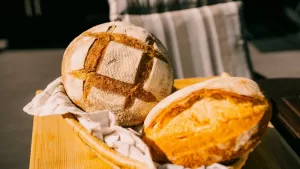 Rozsos cipó és hagyományos francia kenyér